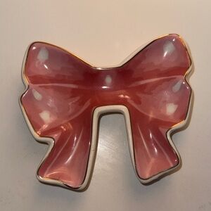 Eccolo Pink Bow-Shaped Dish